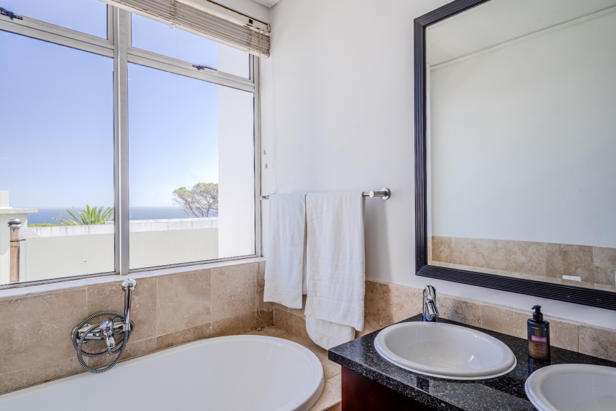 2 Bedroom Property for Sale in Camps Bay Western Cape
